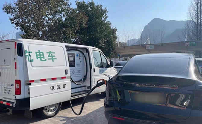 西乌珠穆沁旗汽车搭电