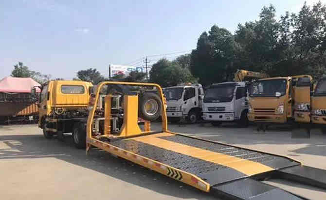 西乌珠穆沁旗汽车中途维修案例