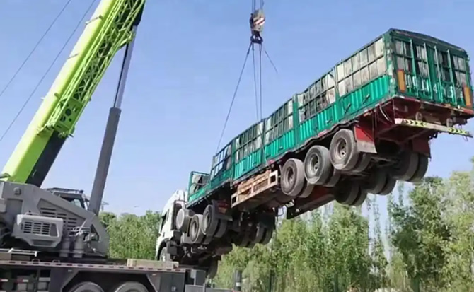 西乌珠穆沁旗道路脱困救援案例